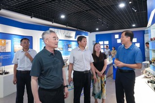 鄔平川看望慰問暑期學(xué)科競賽備賽...