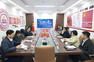 英才領(lǐng)航享未來 跨界融合促發(fā)展...